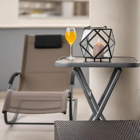 Chic & Fabulous Iris+free Garage Apartment *