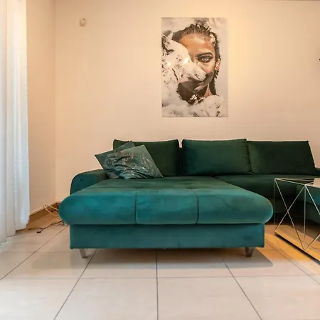 Chic & Fabulous Iris+free Garage Apartment *