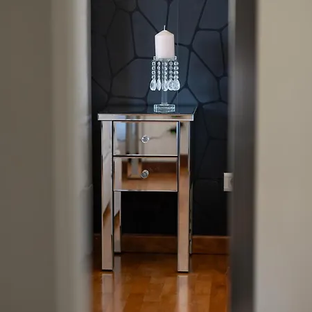 Chic & Fabulous Iris+free Garage Apartment *